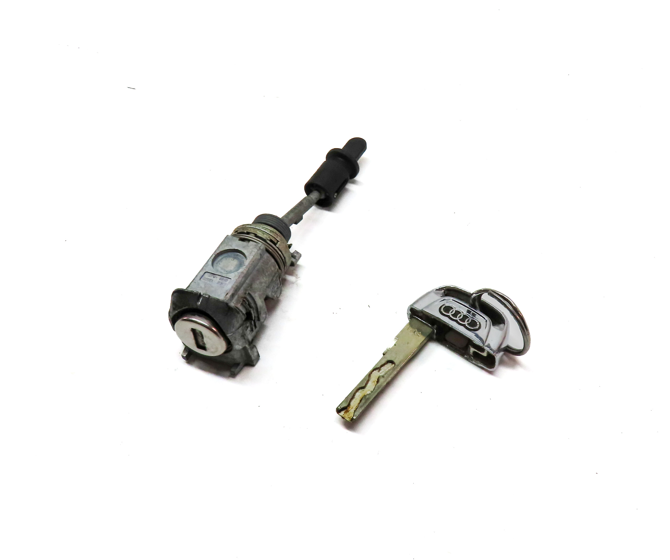 2016 AUDI Q5 (B8 8R) FRONT LEFT DRIVER DOOR HANDLE LOCK CYLINDER w/ KEY — exact item pictured